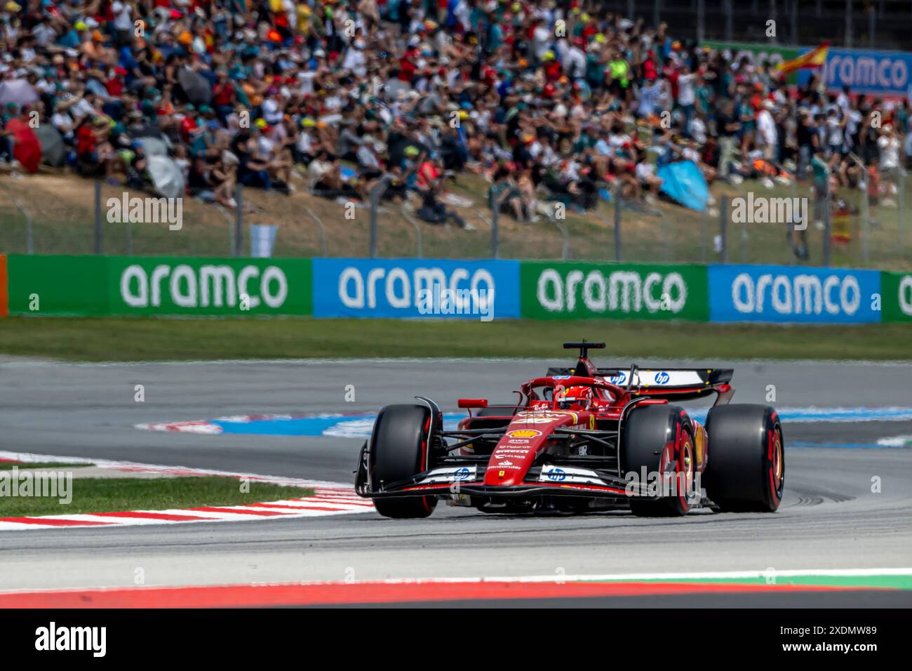 Montmelo, Espagne, 23 juin, Charles Leclerc, de Monaco, concourt pour Ferrari. Jour de la course, manche 10 du championnat de formule 1 2024. Crédit : Michael Potts/Alamy Live News Banque D'Images
