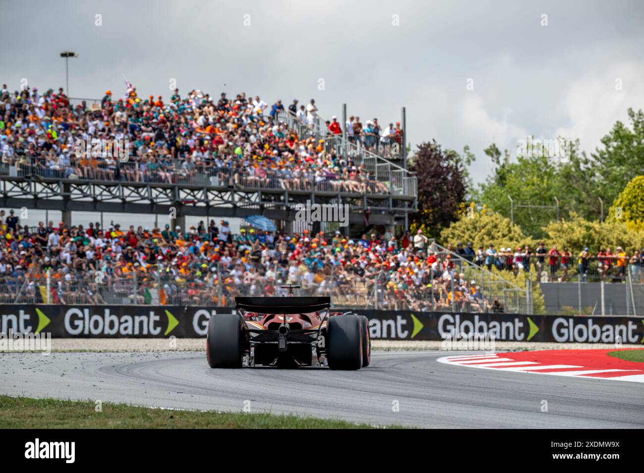 Montmelo, Espagne, 23 juin, Charles Leclerc, de Monaco, concourt pour Ferrari. Jour de la course, manche 10 du championnat de formule 1 2024. Crédit : Michael Potts/Alamy Live News Banque D'Images