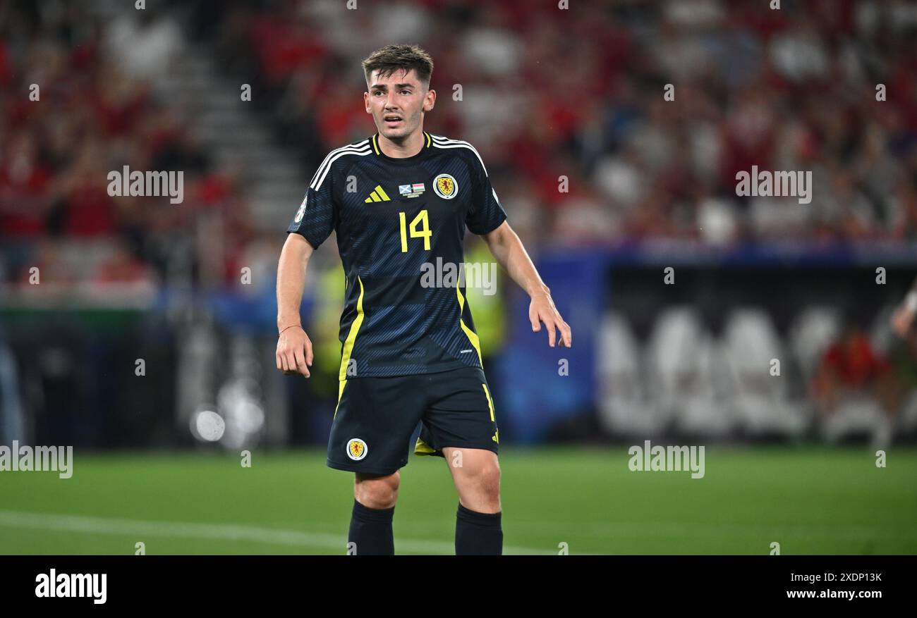 Stuttgart, Allemagne. 23 juin 2024.STUTTGART, ALLEMAGNE - 23 JUIN : Billy Gilmour, de l'Ecosse, lors du match de la phase de groupes de l'UEFA EURO 2024 entre l'Ecosse et la Hongrie au Stuttgart Arena le 23 juin 2024 à Stuttgart, Allemagne. Photo de Sebastian Frej crédit : Sebo47/Alamy Live News Banque D'Images