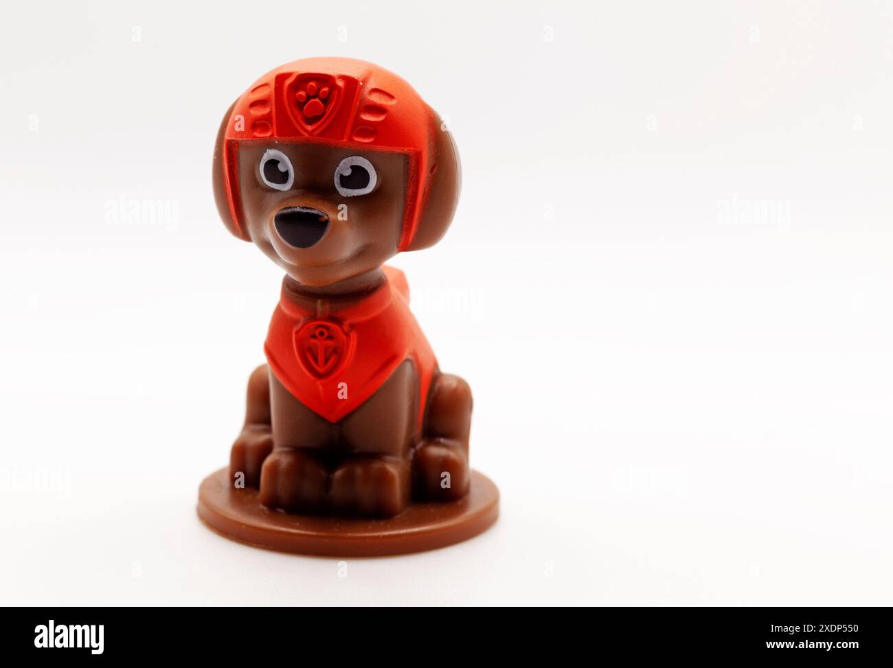 Umea, Norrland Suède - 4 juin 2024 : figurine en plastique jouet de Zuma populaire Banque D'Images
