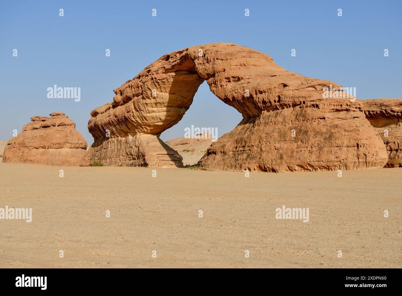Géographie / voyage, Arabie Saoudite, arche rocheuse The Arch, surnommé Rainbow Clothes, at Alula, ADDITIONAL-RIGHTS-CLEARANCE-INFO-NOT-AVAILABLE Banque D'Images