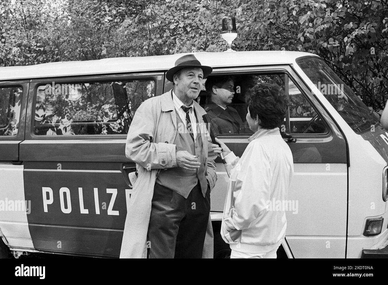 Tatort : Tini, Fernsehfilm 1991, Régie : Stanislav Barabas, Darsteller : Günter Lamprecht, Komparsen Banque D'Images