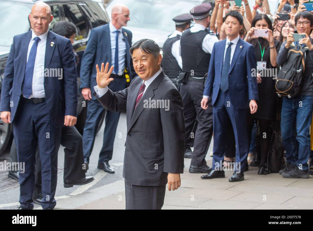 Londres, Angleterre, Royaume-Uni. 23 juin 2024. L'empereur du Japon NARUHITO arrive à Japan House à Londres. (Crédit image : © Tayfun Salci/ZUMA Press Wire) USAGE ÉDITORIAL SEULEMENT! Non destiné à UN USAGE commercial ! Banque D'Images