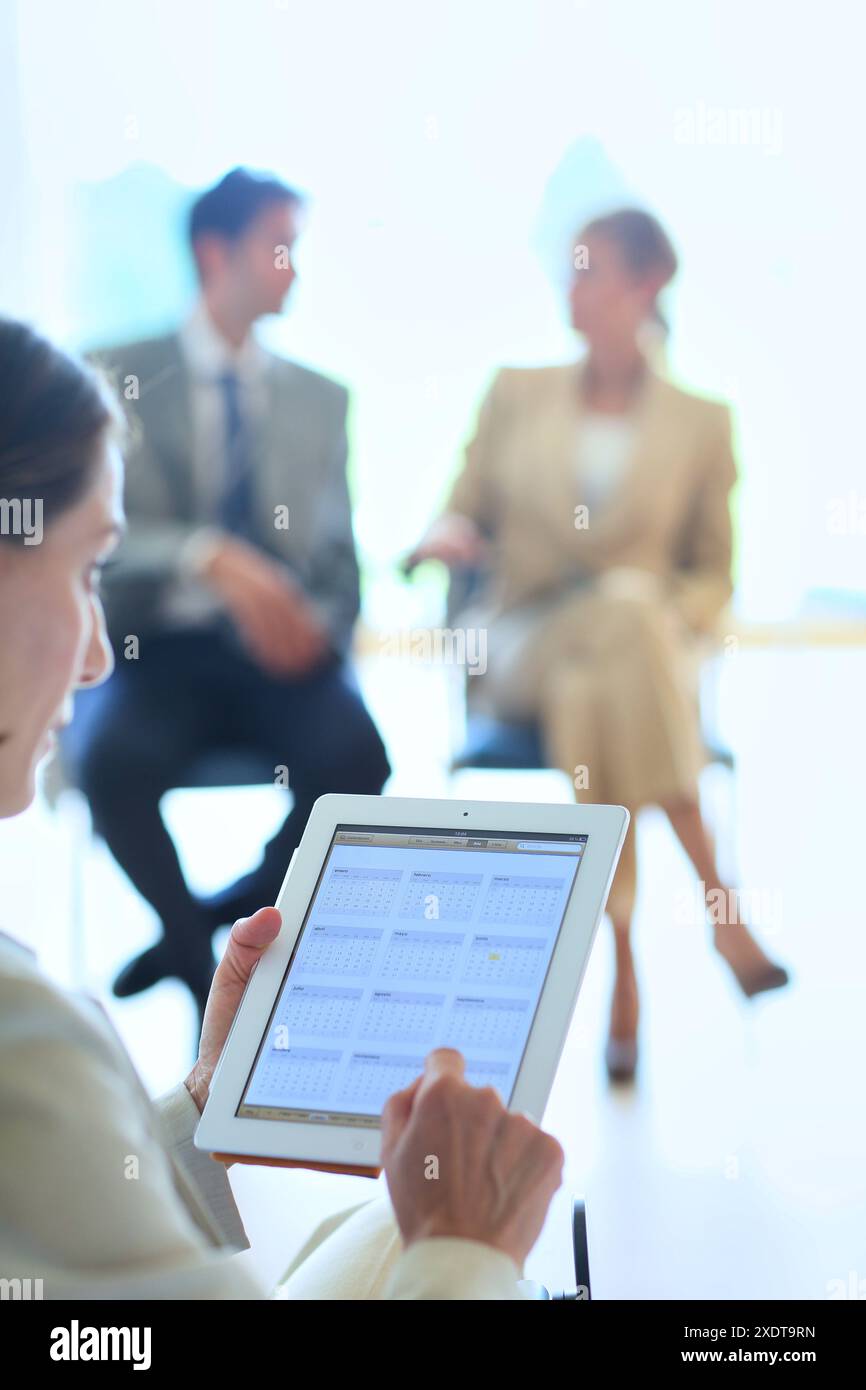 Using digital tablet Banque D'Images