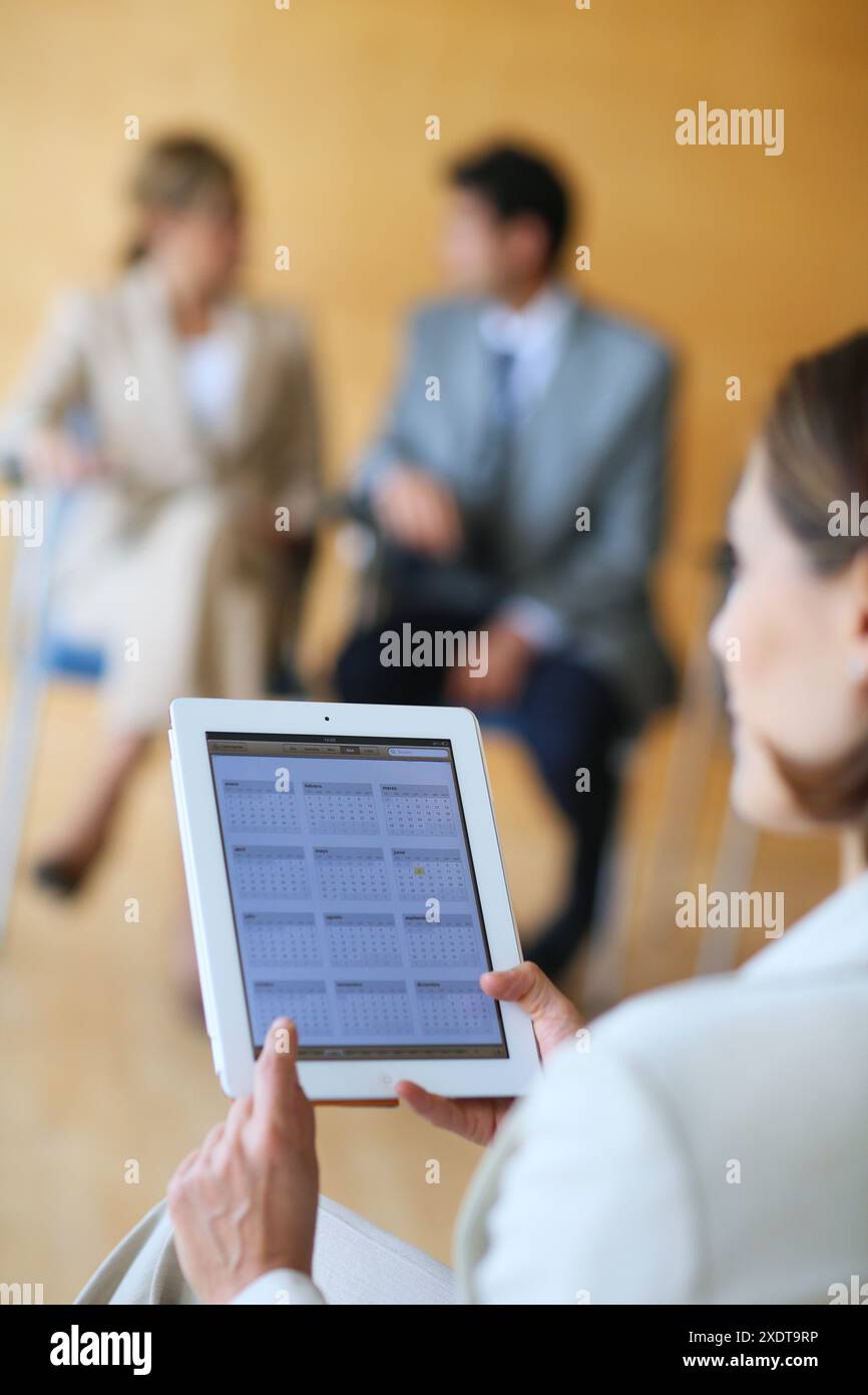 Using digital tablet Banque D'Images