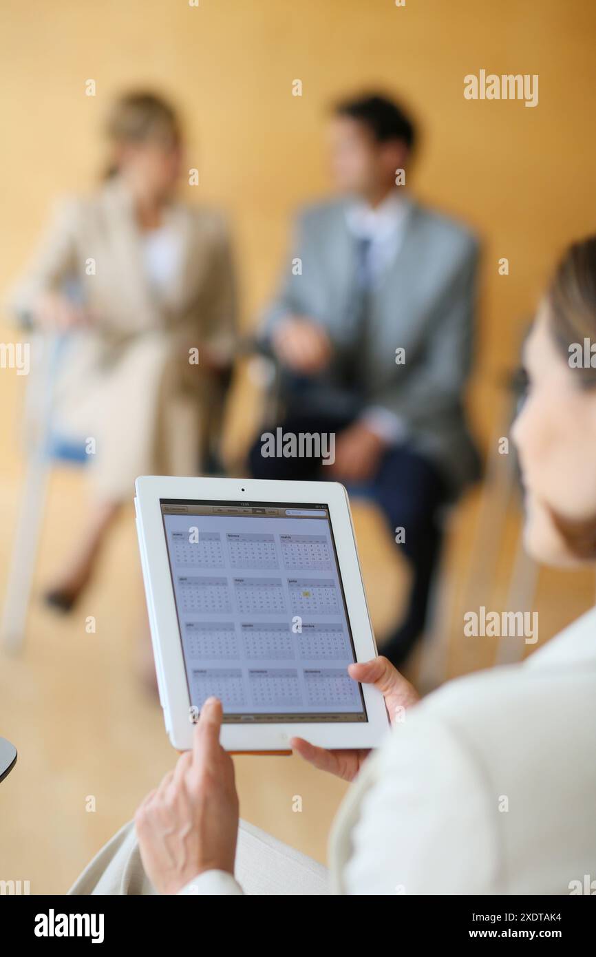 Using digital tablet Banque D'Images