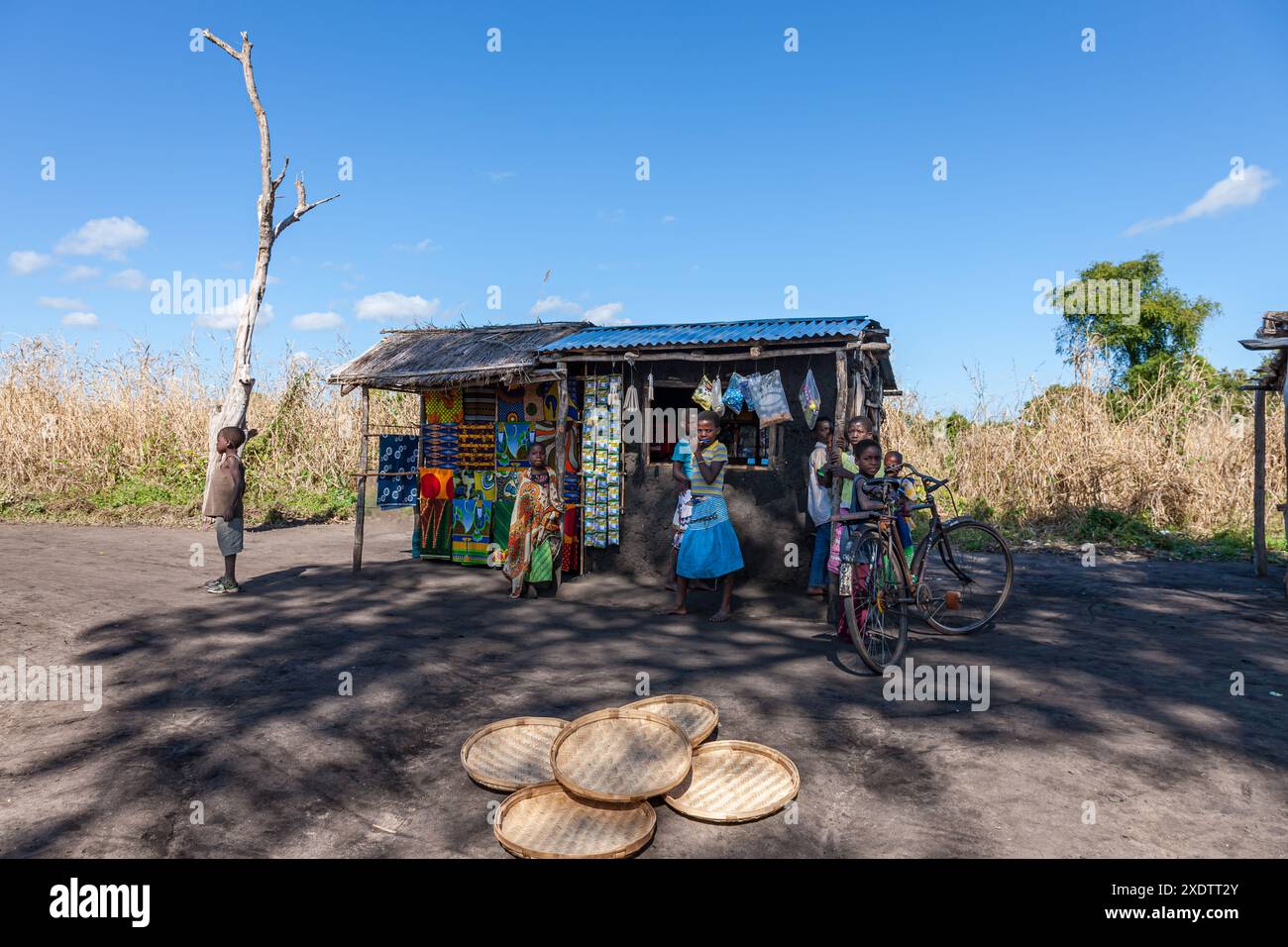 Mozambique, Sofala, Caia, Amambos, petit magasin Banque D'Images