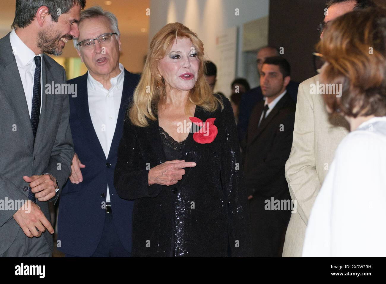 Ernest Urtasun et la baronne Thyssen, Carmen Cervera assistent à l'ouverture de l'exposition mémoire coloniale dans les collections Thyssen-bornemisza le 2 juin Banque D'Images