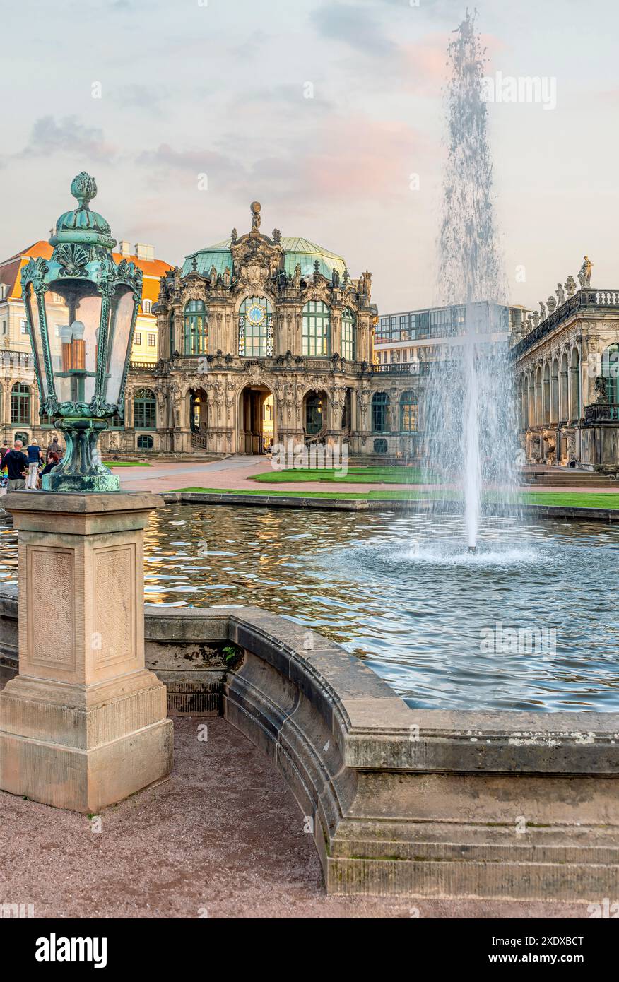 Fontaine au palais Zwinger de Dresde, Saxe, Allemagne Banque D'Images