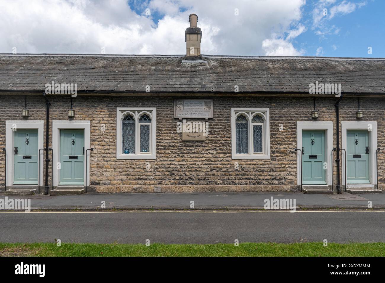 Les almshouses de Lady Lumley à Thornton-le-Dale, fondées en 1656, dans le village du North Yorkshire, Angleterre, Royaume-Uni Banque D'Images