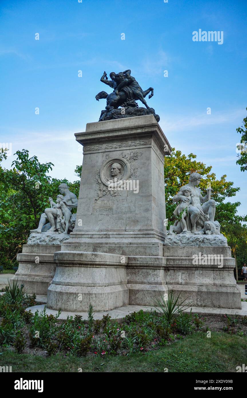 Monument à la gloire du sculpteur Antoine-Louis Barye, groupe en bronze intitulé Thésée combattant le centaure Biénor, Paris Banque D'Images