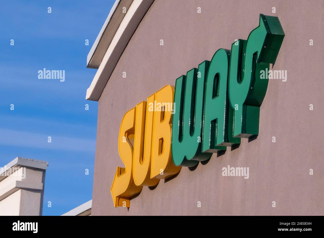 Un logo de restaurant sandwich Subway. Banque D'Images