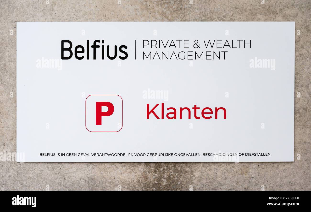 Vilvoorde, Brabant flamand, Belgique, 18 juin 2024 - signature de la Banque Belfius, agence locale de gestion privée et patrimoniale Banque D'Images