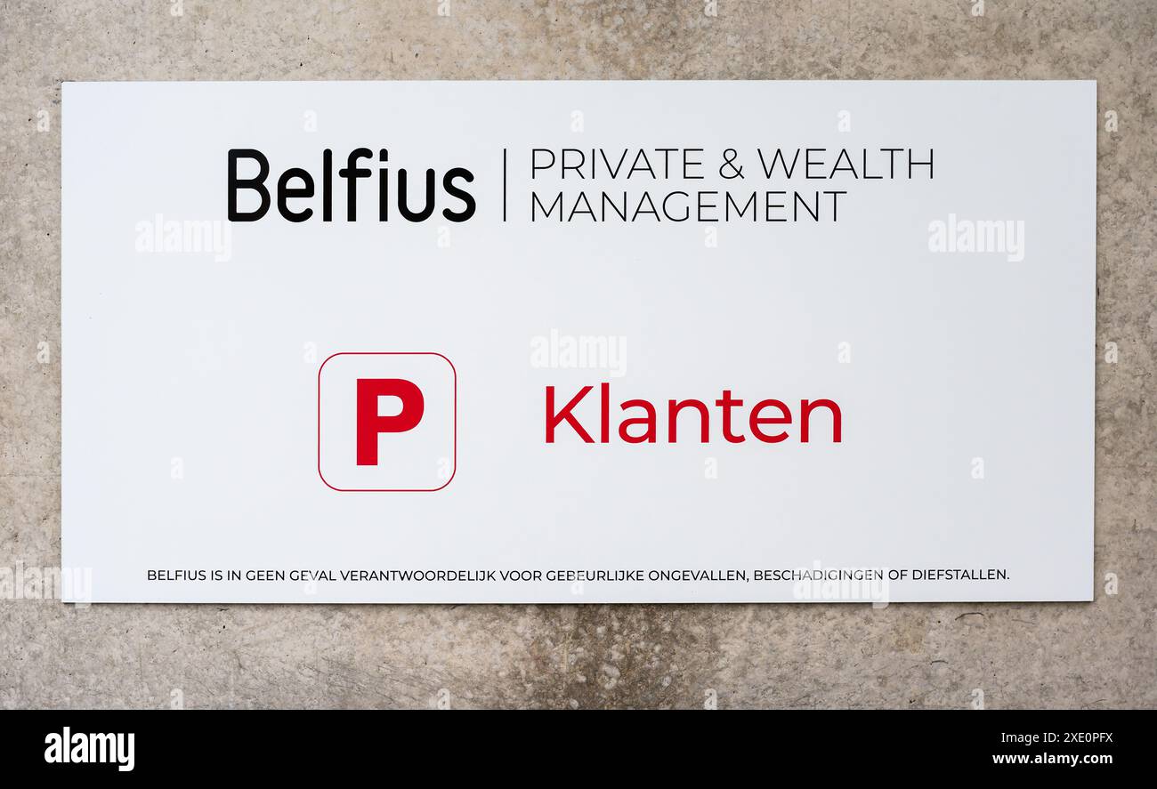Vilvoorde, Brabant flamand, Belgique, 18 juin 2024 - signature de la Banque Belfius, agence locale de gestion privée et patrimoniale Banque D'Images