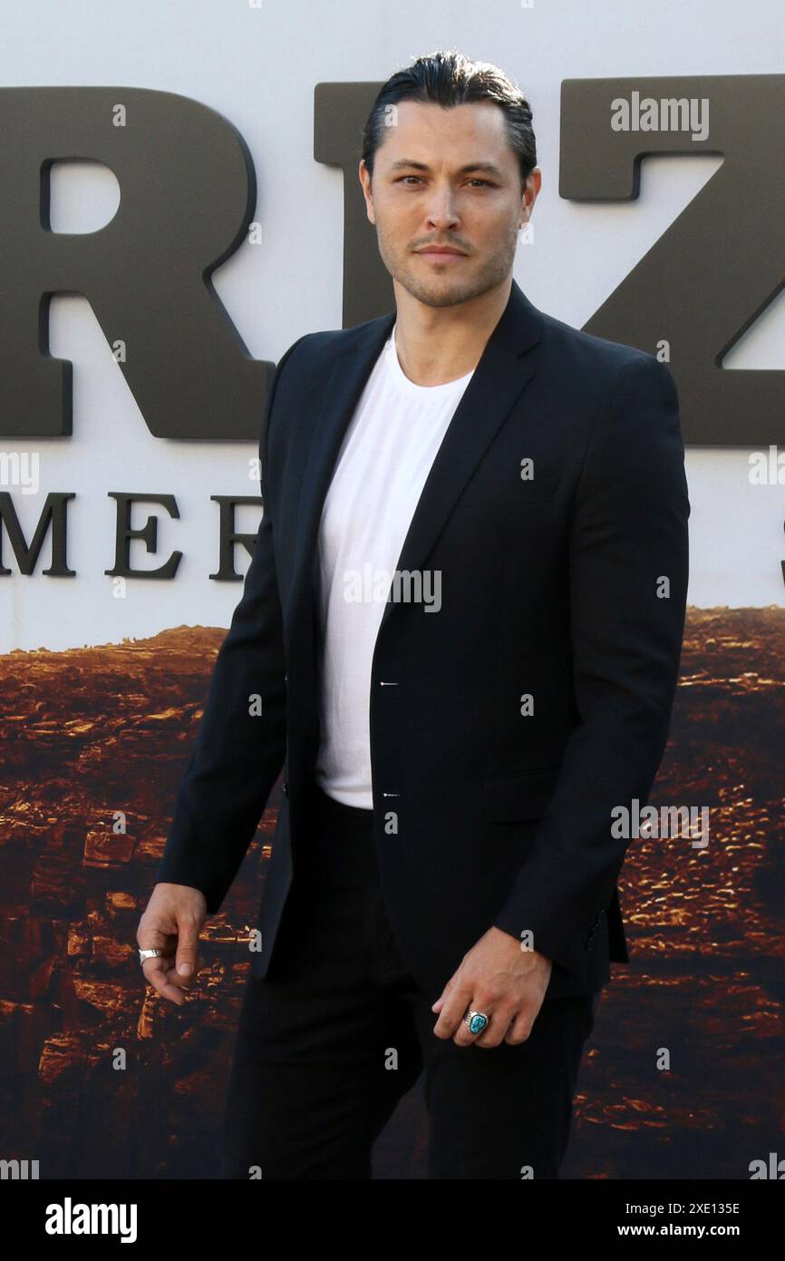 24 juin 2024, Westwood, CA, USA : LOS ANGELES - 24 juin : Blair Redford à la première de HORIZON Ch. 1 au Village Theater le 24 juin 2024 à Westwood, CA (image crédit : © Kay Blake/ZUMA Press Wire) USAGE ÉDITORIAL SEULEMENT! Non destiné à UN USAGE commercial ! Banque D'Images