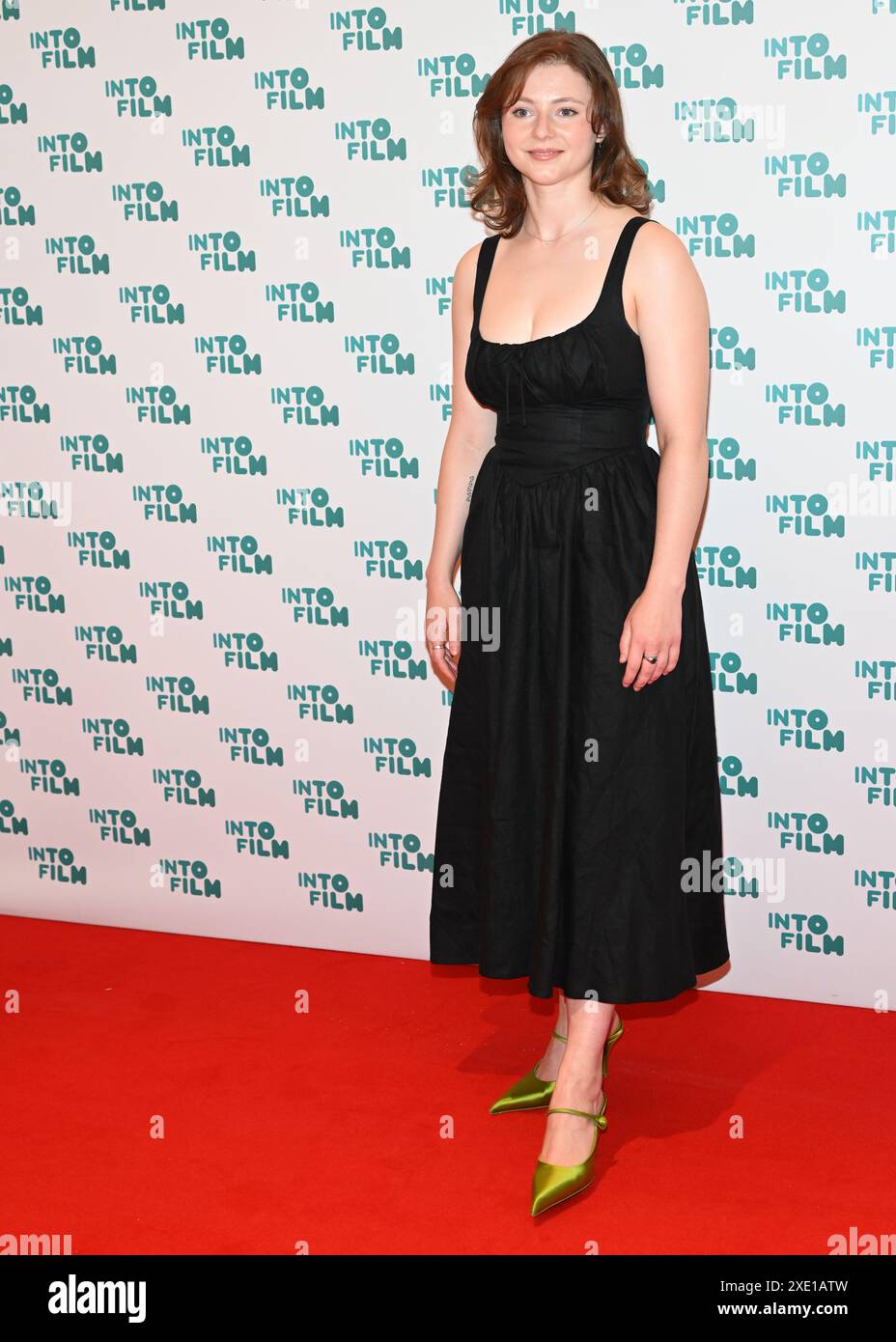 LONDRES, ROYAUME-UNI. 25 juin 2024. Thomasin McKenzie assiste aux Into film Awards en 2024, permettant aux jeunes de 5-19 ans d'être créatifs et de trouver leur voix grâce à la reconnaissance pratique de jeunes talents cinématographiques de tout le Royaume-Uni. Crédit : Voir Li/Picture Capital/Alamy Live News Banque D'Images
