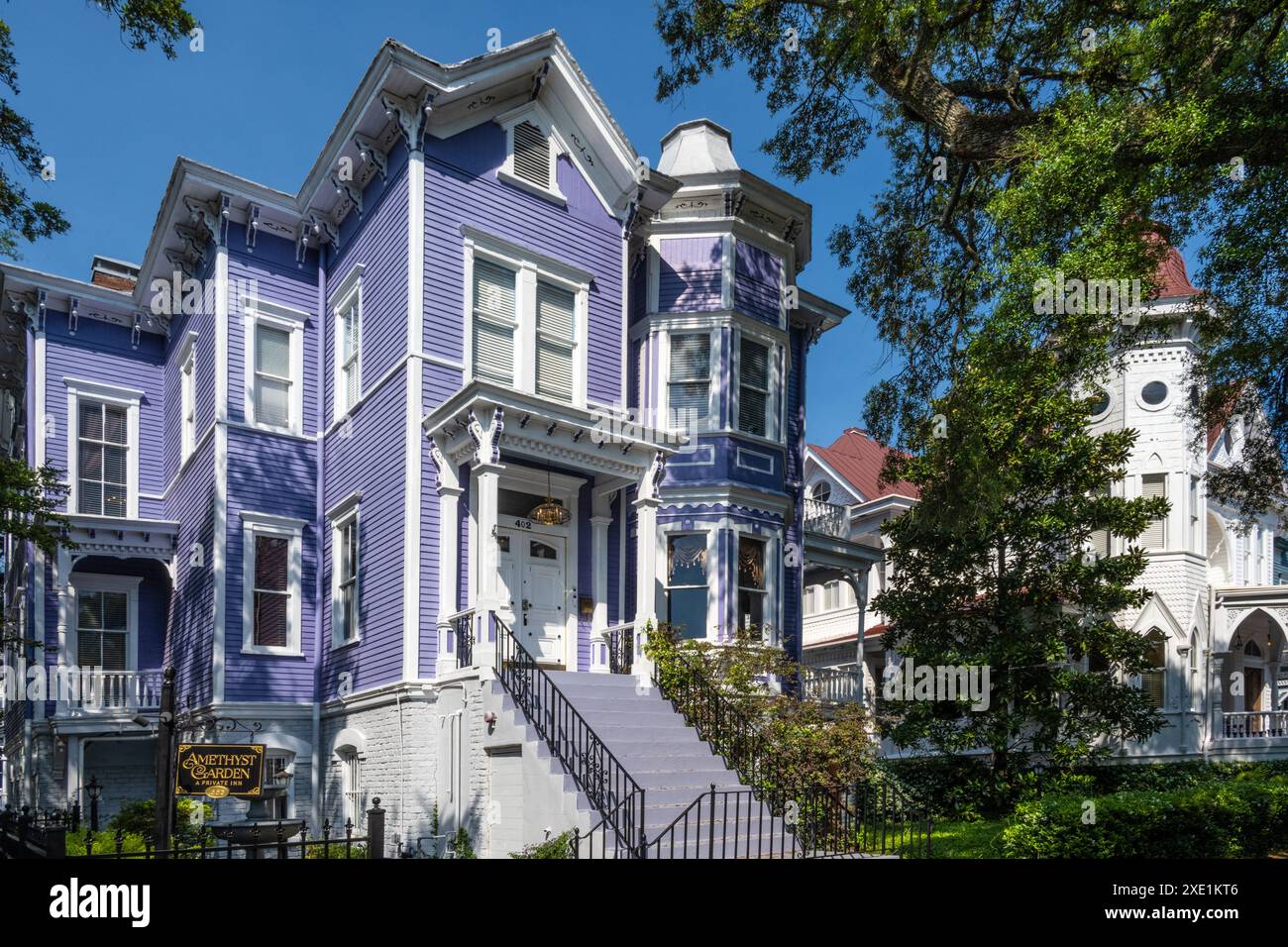 Le charmant Amethyst Garden Inn à Savannah, quartier historique de Géorgie. (ÉTATS-UNIS) Banque D'Images