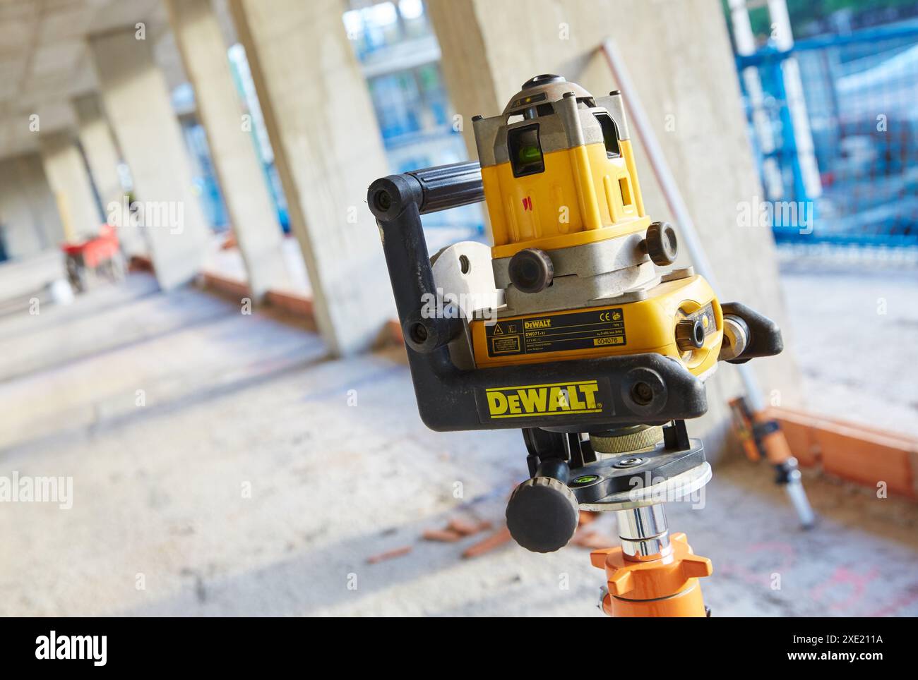 Mesure laser. Construction de maisons. Donostia, Saint-Sébastien, pays Basque, Espagne. Banque D'Images