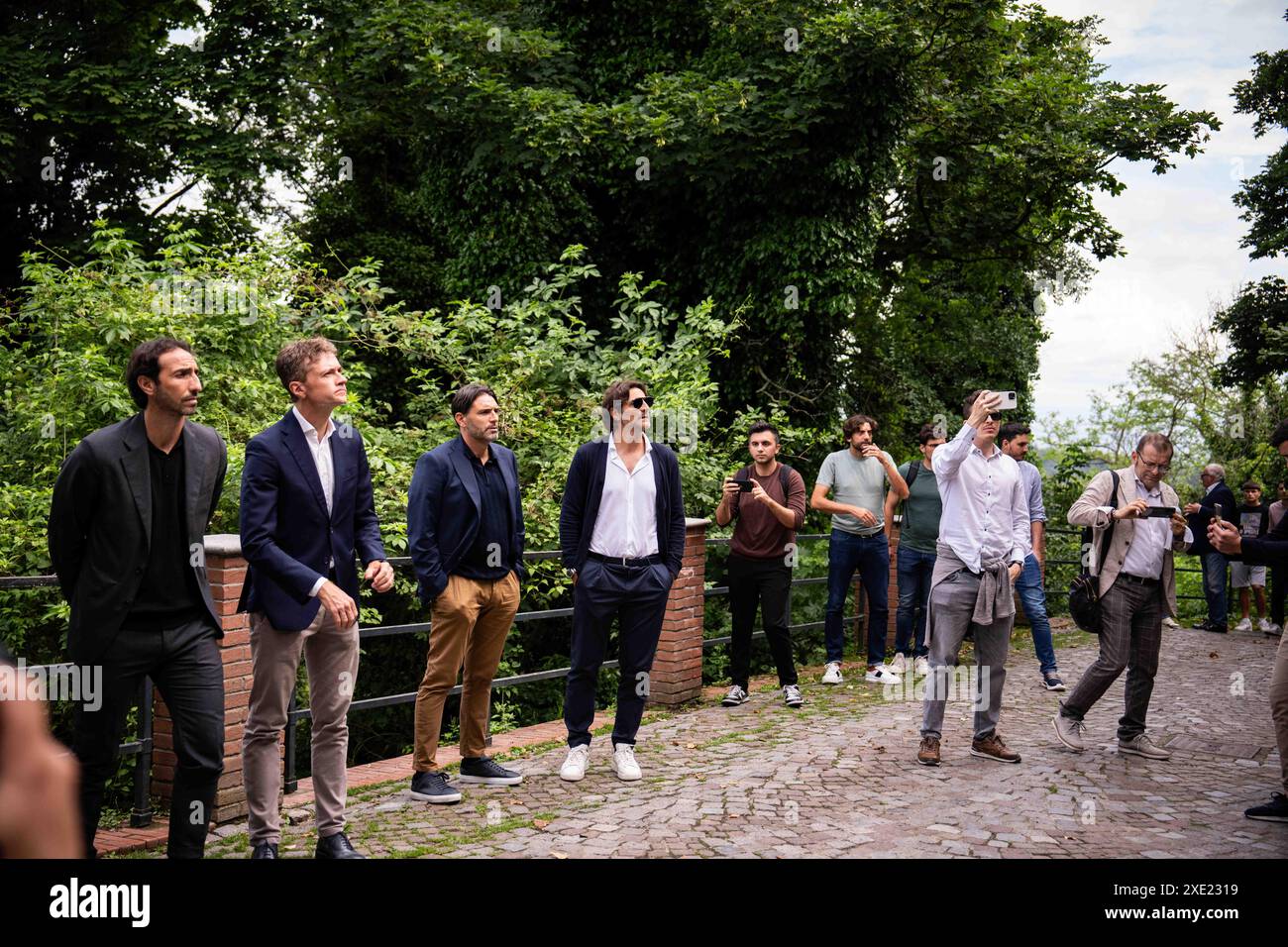 Torino, Italie. 25 juin 2024. Paolo Vanoli nouvel entraîneur-chef du Torino FC visite Superga à Turin, où le 4 mai 1949, l'avion transportant l'ensemble de l'équipe de football Torino (populairement connu sous le nom de Grande Torino), s'est écrasé dans le mur de soutènement à l'arrière de la basilique de Superga - mardi 25 juin 2024. Sport - soccer . (Photo de Marco Alpozzi/Lapresse) crédit : LaPresse/Alamy Live News Banque D'Images