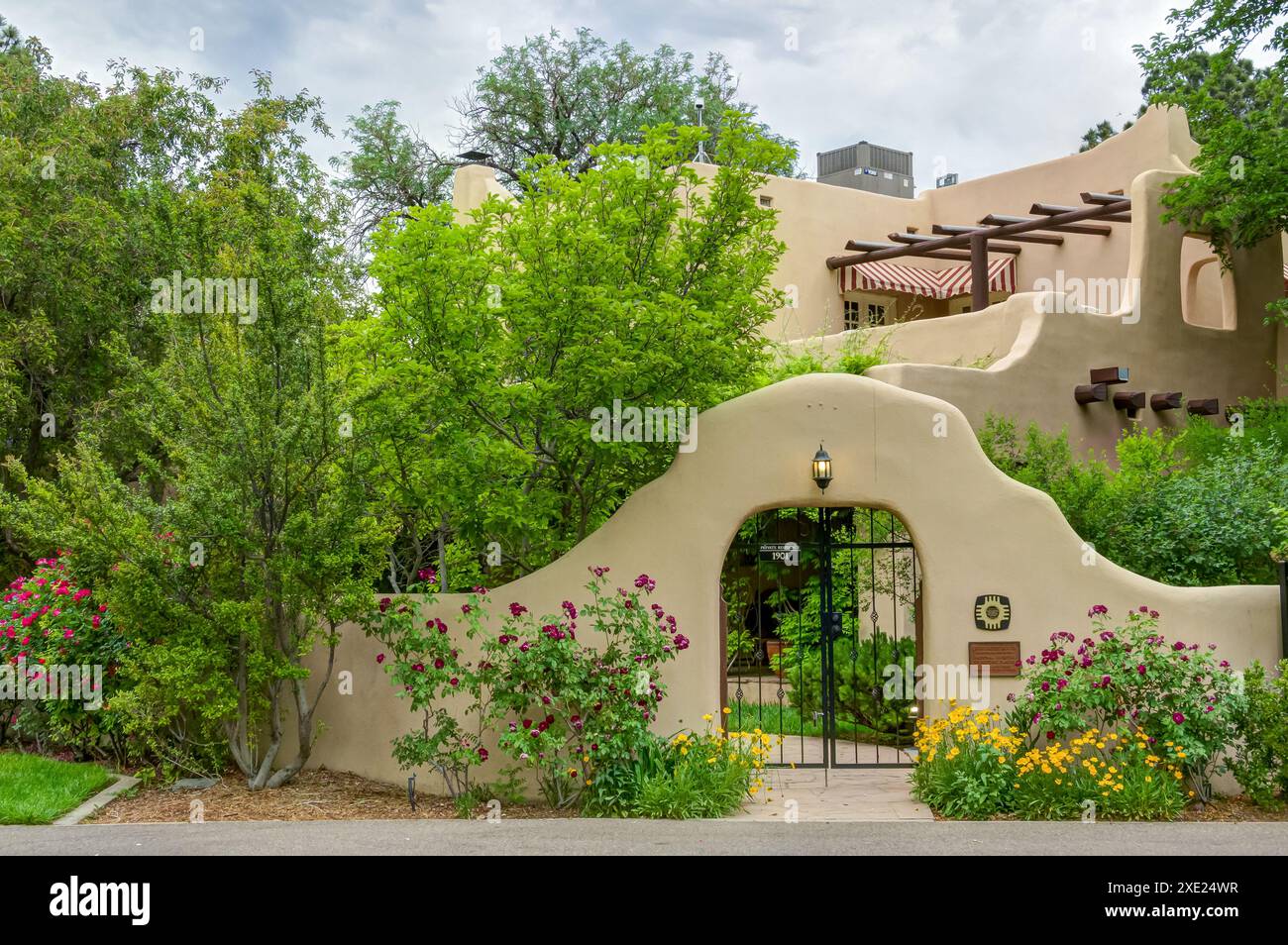 ALBUQUERQUE, NM, États-Unis - 15 MAI 2024 : University House à l'Université du Nouveau-Mexique. Banque D'Images