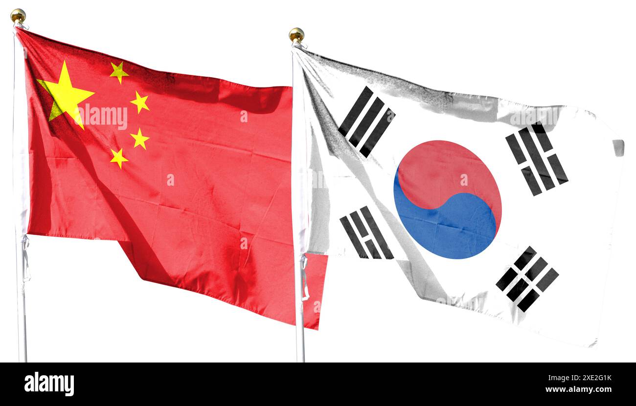 Drapeau chinois et drapeau sud-coréen sur ciel nuageux. ondulant dans le ciel Banque D'Images