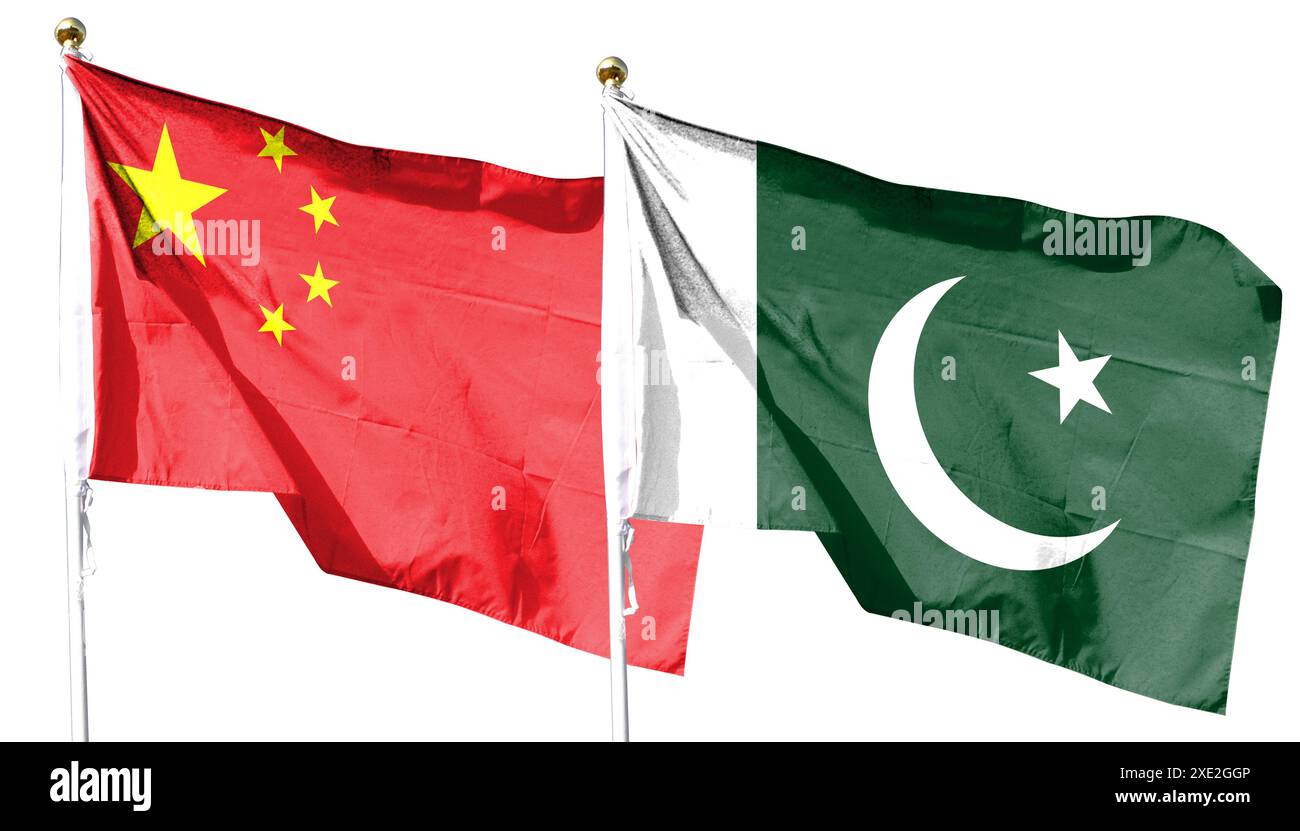 Drapeau chinois et drapeau pakistanais sur ciel nuageux. ondulant dans le ciel Banque D'Images