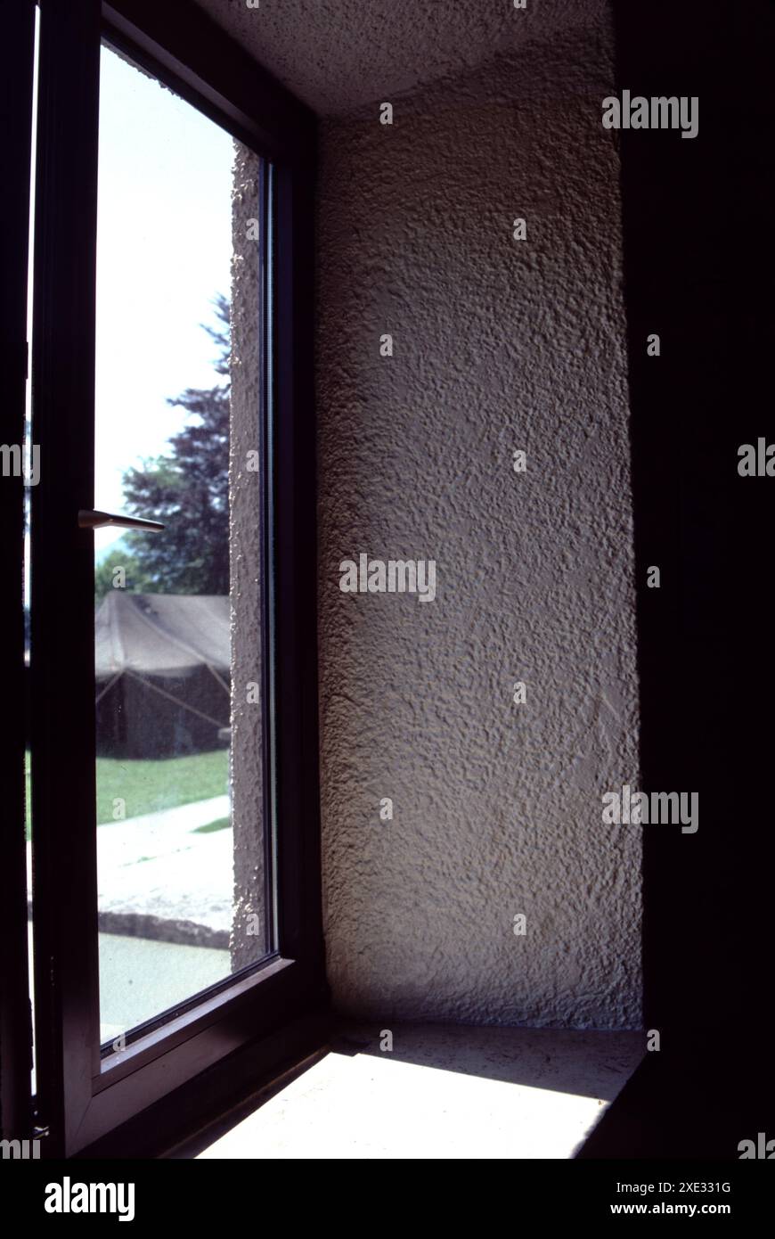 Bad Toelz, Allemagne. 6/1990. Flint Kaserne. Le Schutzstaffel (SS). Bad Tölz était un SS-Junkerschule. Il a servi de centre de formation pour les officiers de la Waffen-SS. L'école a été fondée en 1937 et construite par l'architecte Alois Degano. Il est situé dans la ville de Bad Tölz, à environ 48 km au sud de Munich. Les principales installations étaient résistantes aux semi-bombes avec 3 étages au-dessus du sol et 4 en dessous. Banque D'Images