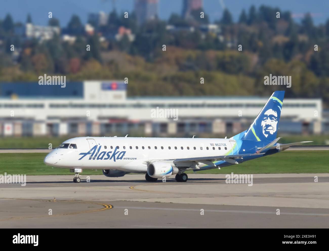 Vancouver, C.-B., Canada. 10 décembre 2023. Un avion Alaska à l'aéroport. Banque D'Images