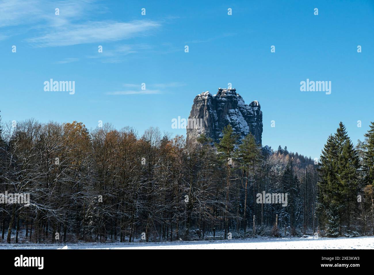 Le Falkenstein - un pic d'escalade en Suisse saxonne en robe d'hiver 7 Banque D'Images