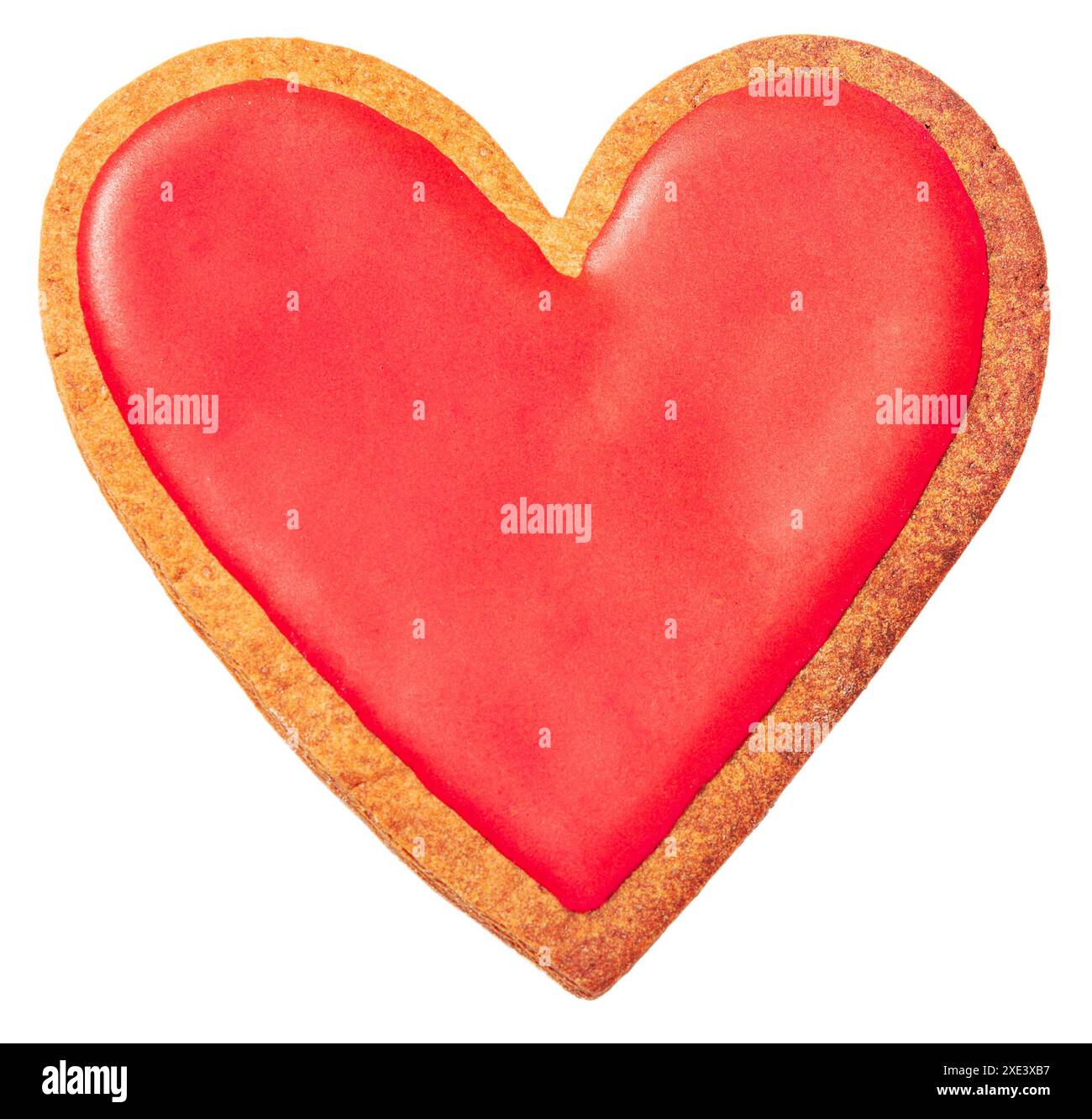 Biscuit de coeur rouge Valentines isolé sur fond blanc Banque D'Images