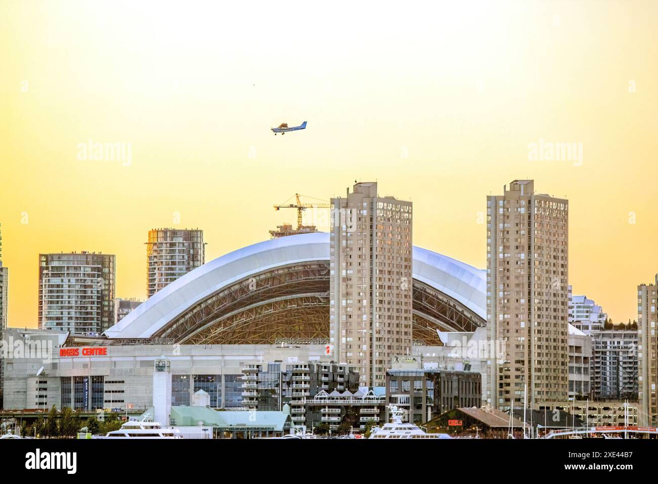 Toronto, Ontario, Canada. 7 juin 2023. Le stade Rogers Centre accueille un match à toit ouvert pour l'équipe de baseball des Blue Jays à domicile. Banque D'Images