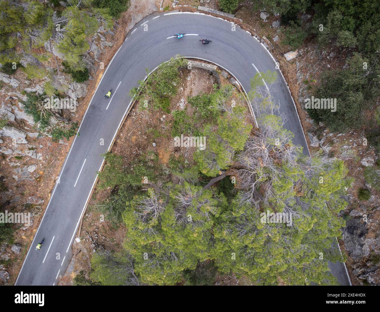 Cyclistes montant la route de lluc Banque D'Images