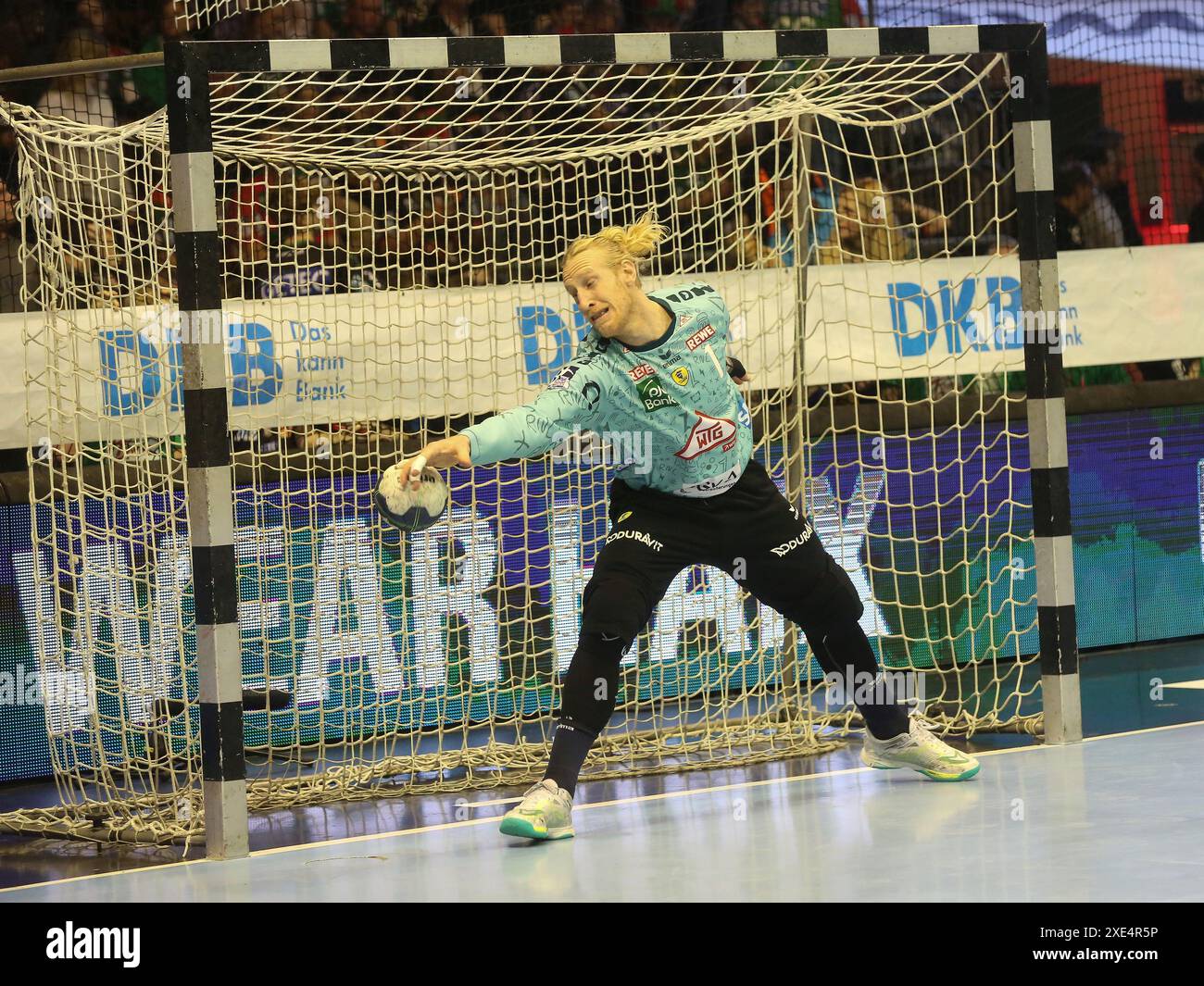 Gardien de but Mikael Appelgren (RNL) Handball Bundesliga saison 2023-2024 SC Magdeburg - Rhein Neckar LÃ¶WEN à Magdeburg le 16.12. Banque D'Images