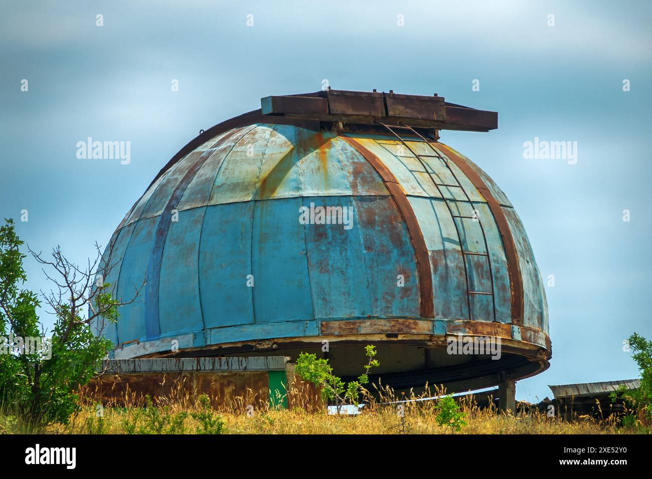 Observatoire abandonné de l'ère soviétique sur la côte de la mer Noire Banque D'Images