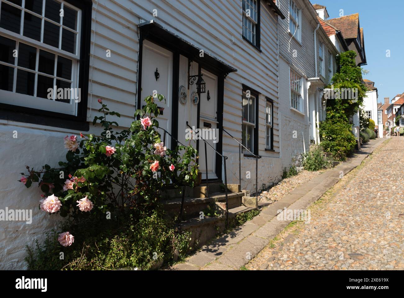 Mermaid Street dans la ville historique de Rye avec des maisons britanniques traditionnelles Royaume-uni Banque D'Images