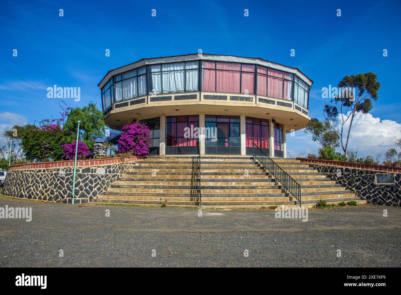 Maison ronde communiste au-dessus d'Asmara, Erythrée, Afrique Banque D'Images
