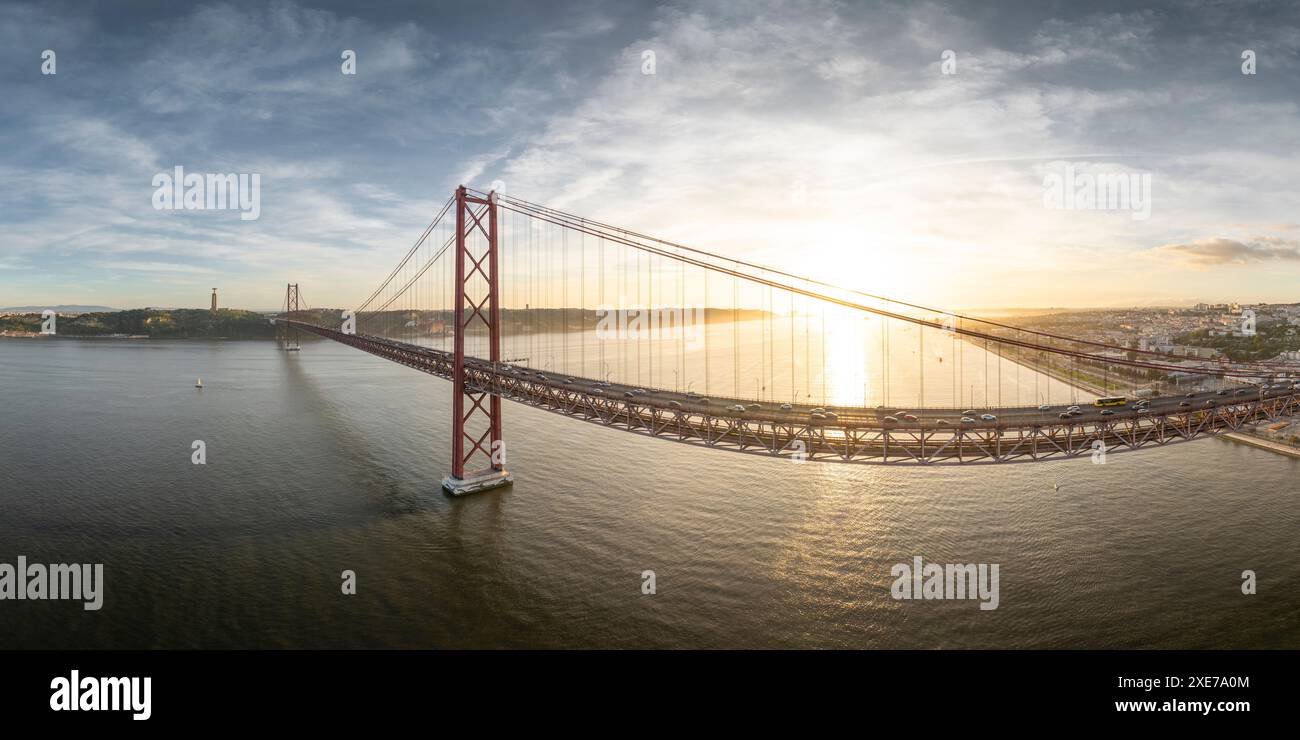 Ponte 25 de Abril Pont sur le Tage à Lisbonne, Portugal, Europe Banque D'Images