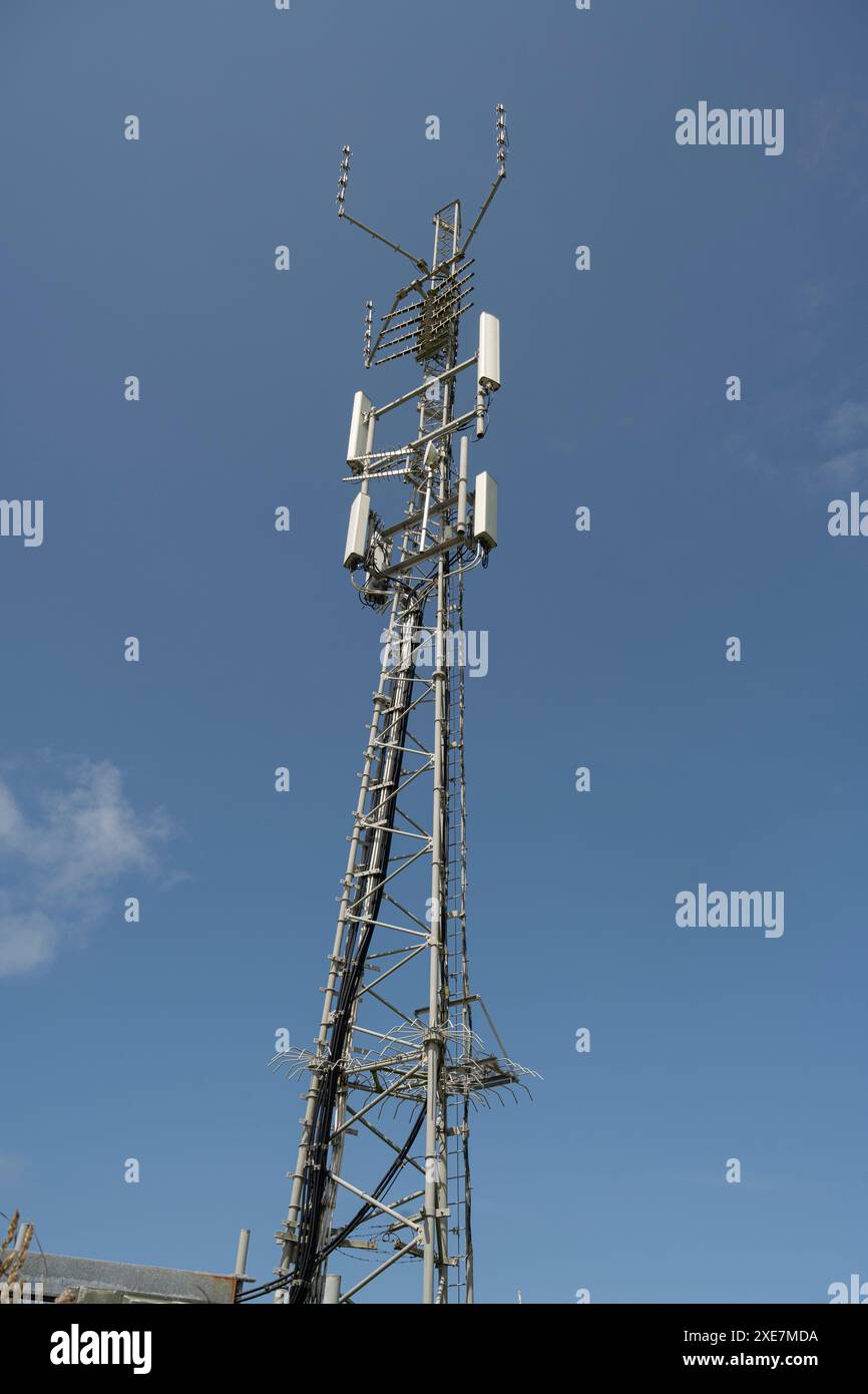 Mât de téléphone portable, Cornwall, Royaume-Uni. Banque D'Images