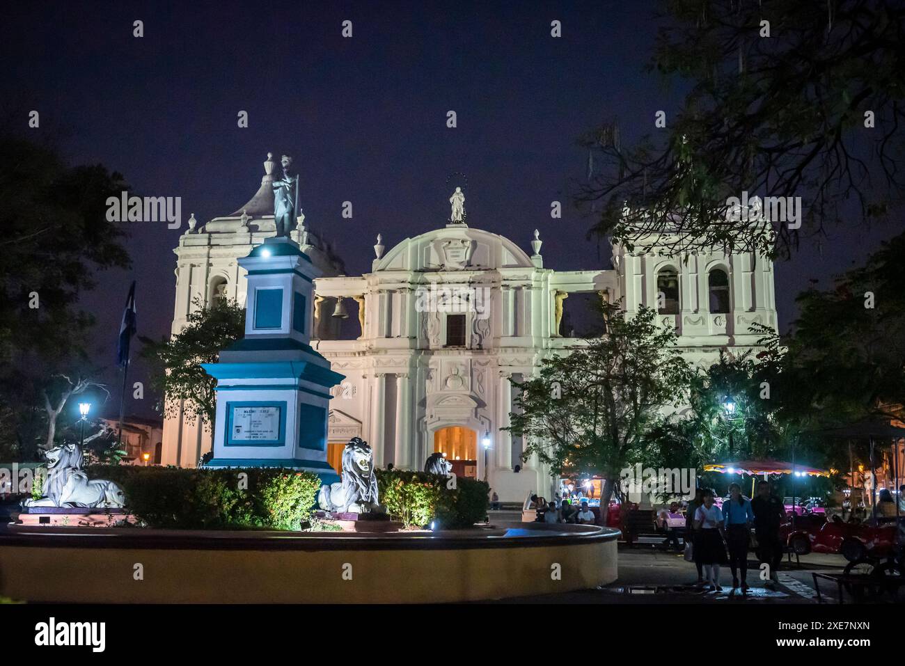 Cathédrale Léon, un site du patrimoine mondial de l'UNESCO, construit au 18ème siècle dans le style colonial baroque espagnol, Léon, Nicaragua Banque D'Images
