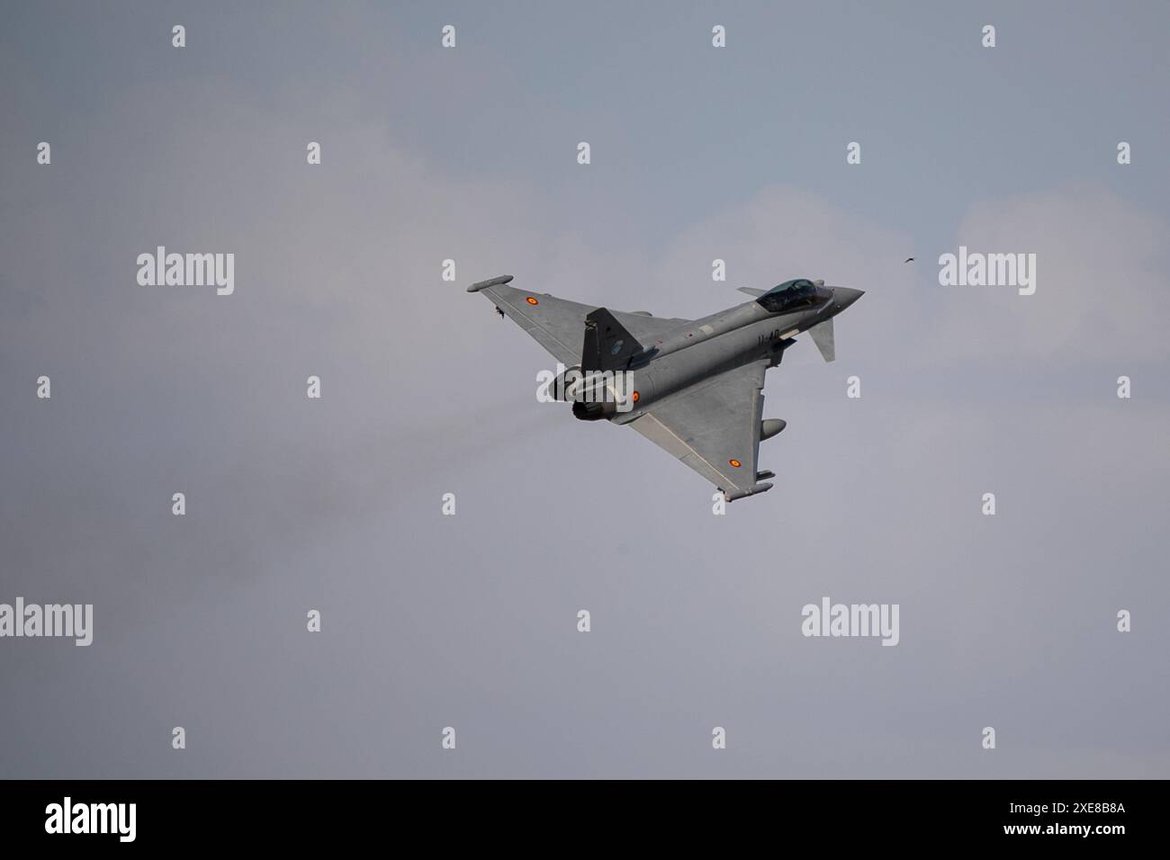 Albacete, Espagne. 26 juin 2024. Un Eurofighter décolle ce matin de la base aérienne d'Albacete. Dans le cadre du programme Pacific Skies 2024, quatre Eurofighters et un A400M ont décollé ce matin de la base aérienne d’Albacete. L'objectif est de marquer une étape militaire majeure appelée Pacific Skies. Le déploiement durera jusqu'au 15 août. Crédit : Canales Carvajal/Alamy Live News Banque D'Images