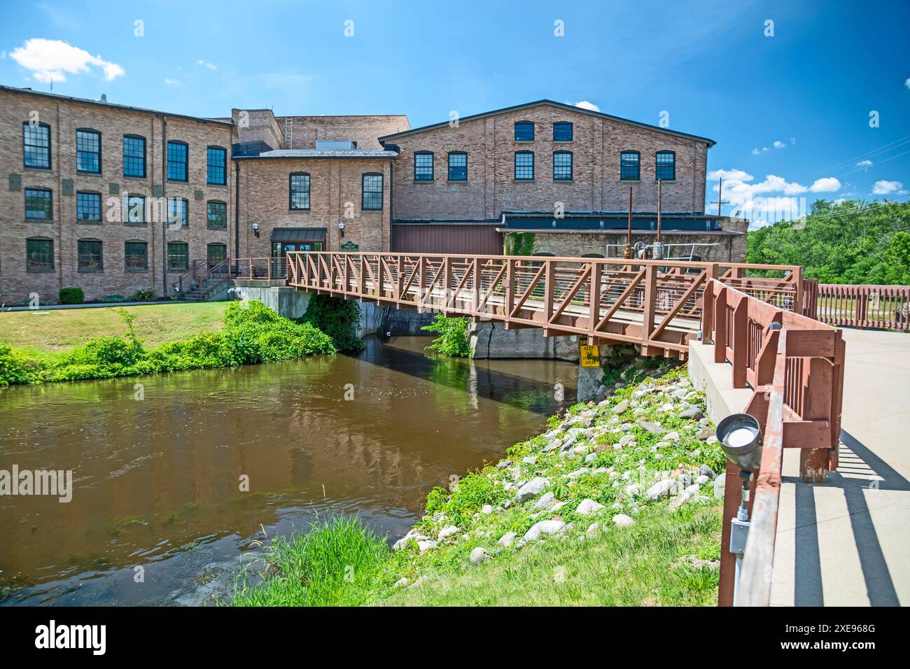 Plainwell, Michigan - le Michigan Paper Company Mill Historic District. Le papier a été fabriqué ici à partir des années 1880 jusqu'en 2000. Le moulin a pollué le Kalamazo Banque D'Images