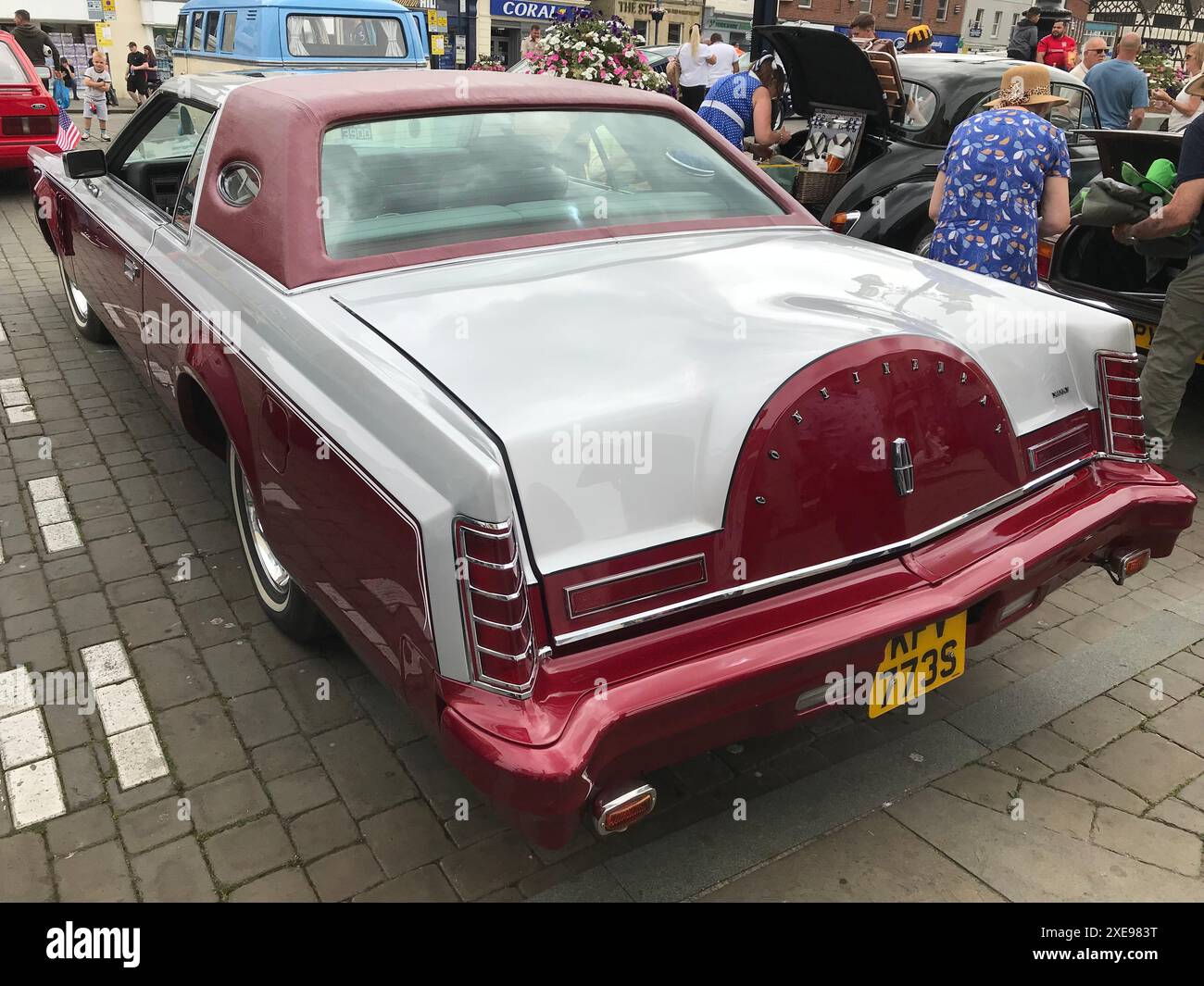Arrière d'une Lincoln Mark V de 1978 à un salon de voitures anciennes sur le marché de Boston Lincolnshire Banque D'Images