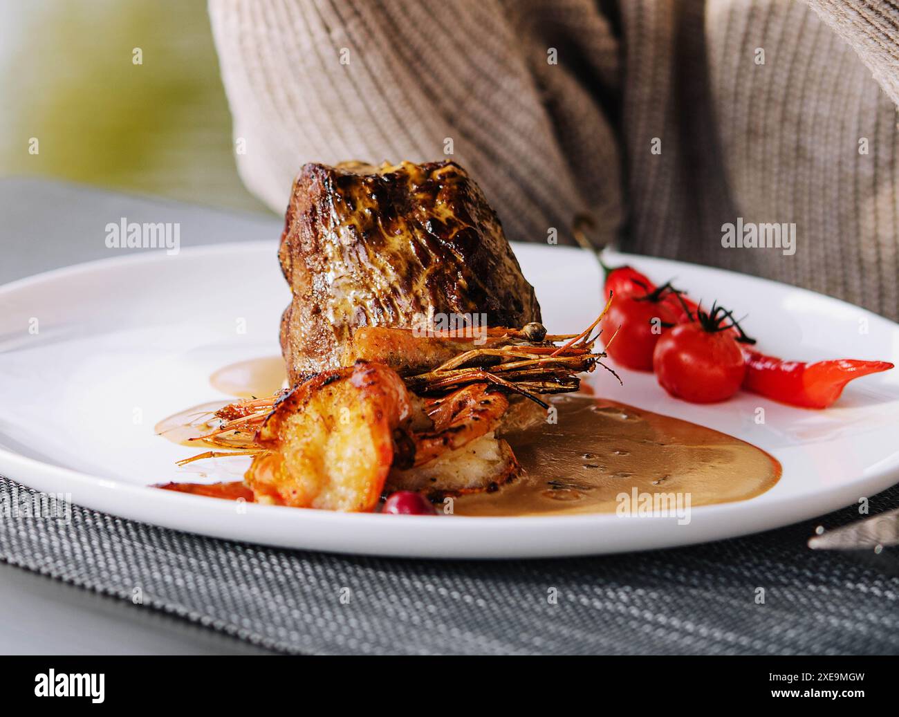 Filet mignon avec des crevettes en gros plan Banque D'Images