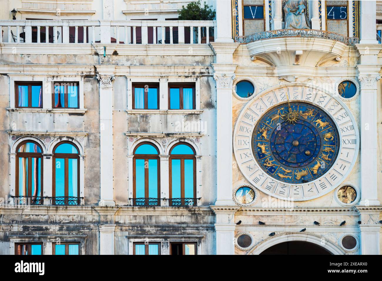 Réveil sur St Mark's Clocktower Banque D'Images