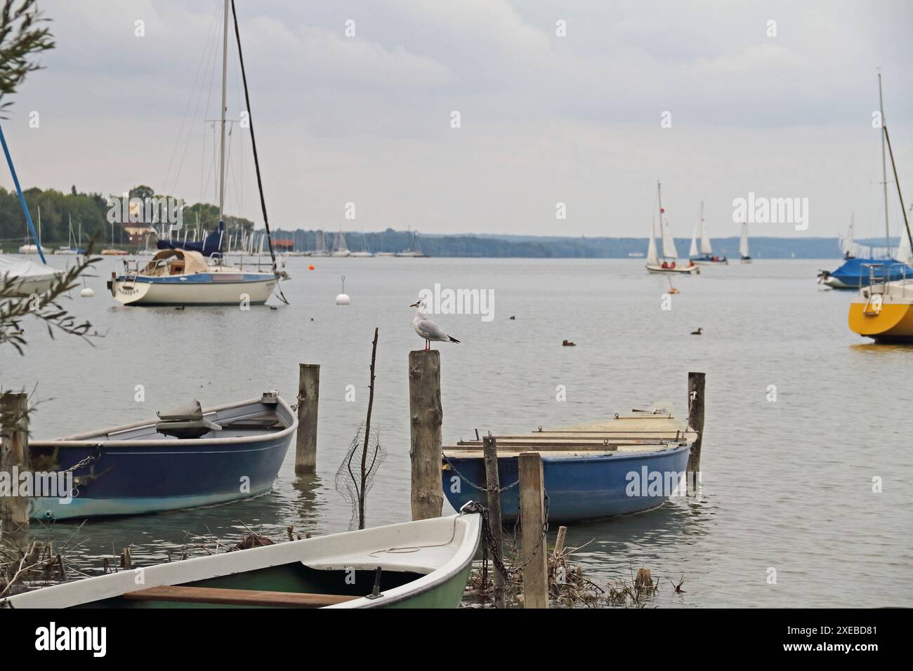 Bateaux de plaisance sur le lac Ammersee en Bavière Banque D'Images