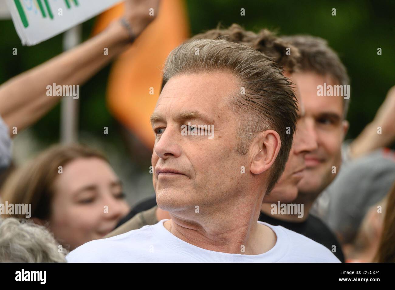 Chris Packham - présentateur TV de la faune - à la Restore nature Now marche dans le centre de Londres, le 22 juin 2024 Banque D'Images