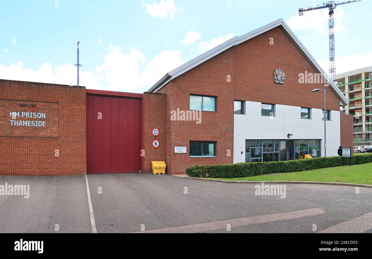Entrée principale de HMP Thameside, une prison privée dans le sud-est de Londres, Royaume-Uni. Une prison pour hommes de catégorie B gérée par Serco. Banque D'Images