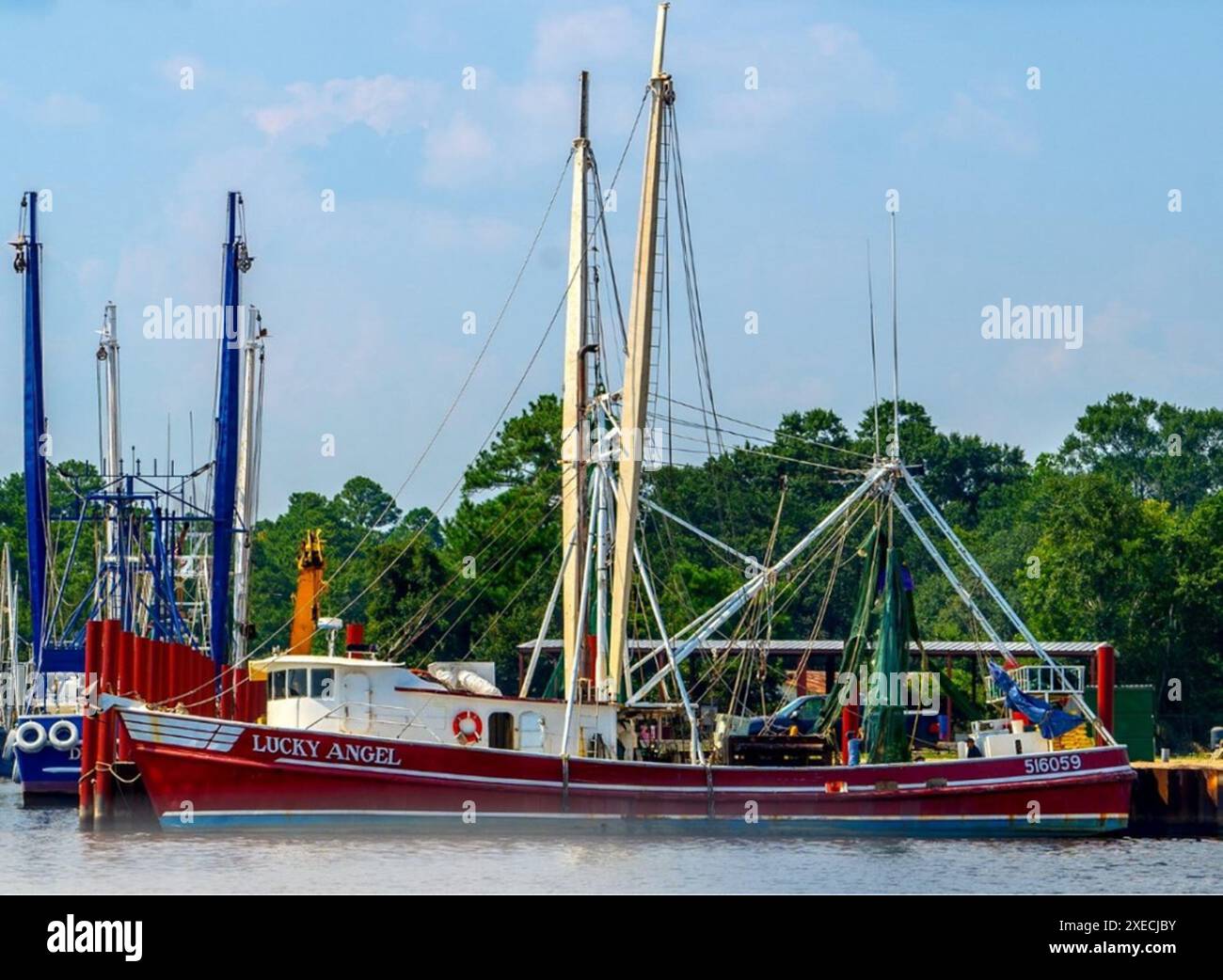 WASHINGTON (14 décembre 2021) — le NTSB a publié mardi le Marine accident Brief 21/25 détaillant son enquête sur l'incendie du 10 décembre 2020 à bord du navire de pêche Lucky Angel au large des côtes du Mississippi. L'Ange chanceux est photographié pierside au Bayou la Batre, en Alabama, avant l'accident. Le dossier d'accident maritime 21/25 est disponible à go.usa.gov/xe63S. (Source : Julian Price) Banque D'Images