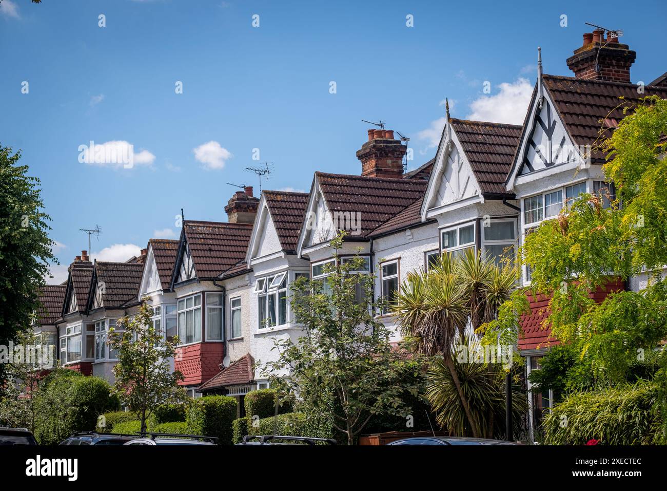 Ealing London- rangée typique de maisons mitoyennes à Ealing West London Banque D'Images