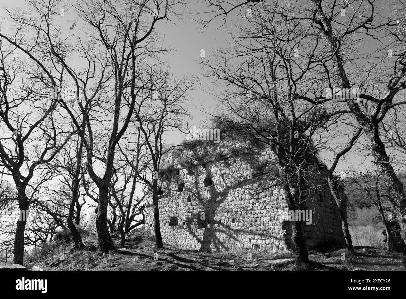 Ruines de chapelle, village de Gréolières, Alpes maritmes, France Banque D'Images